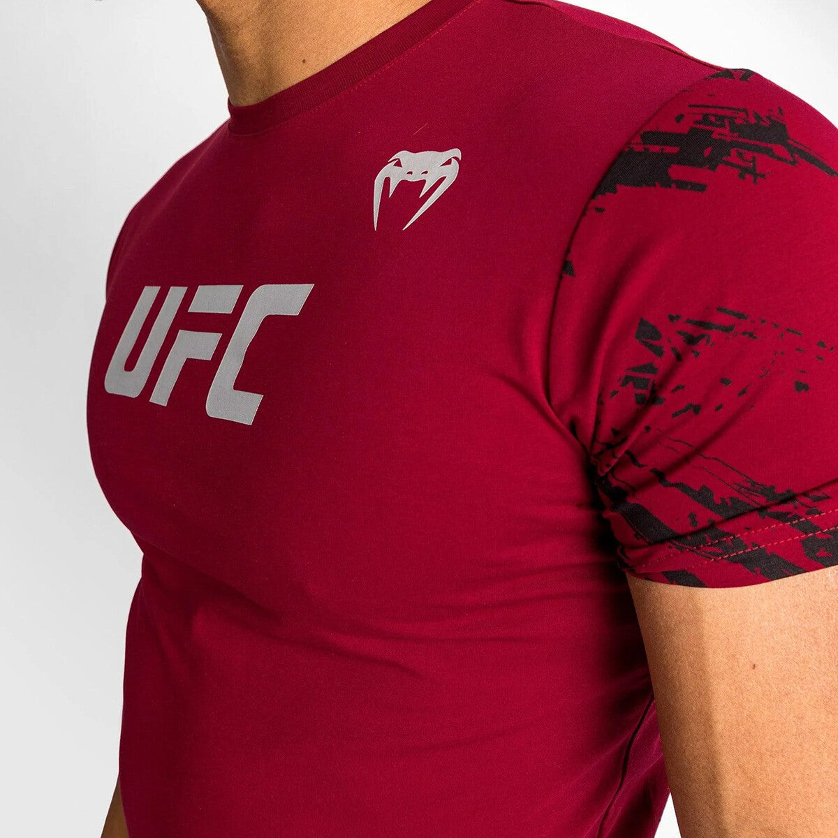 new Venum UFC Authentic Fight Week 2.0 T-Shirt - Red